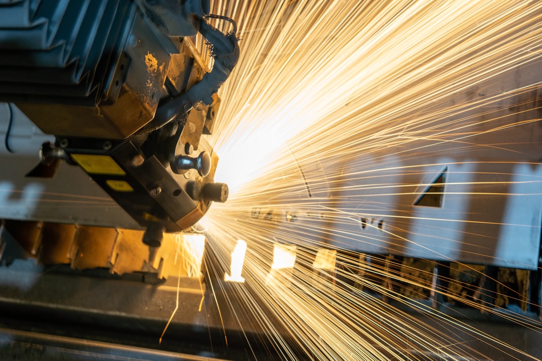 Wie man künstliche Intelligenz zur Erstellung eines effektiven Lebenslaufs nutzt: 5 Technologien, die helfen, sich auf dem Arbeitsmarkt im Jahr 2025 abzuheben.